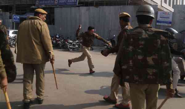 lathicharge and riot in udaipur