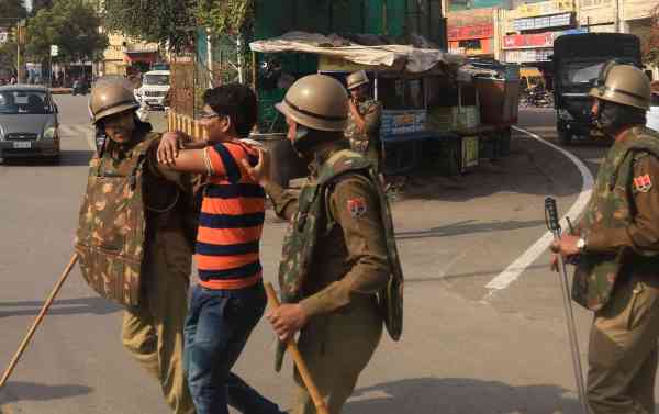 lathicharge and riot in udaipur