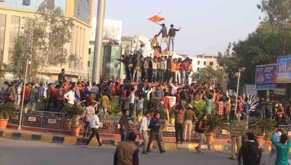 lathicharge and riot in udaipur