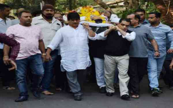 परेश रावल, अभिषेक बच्चन से लेकर इन सभी सितारों ने किया नीरज वोरा को विदा, देखें तस्वीरें