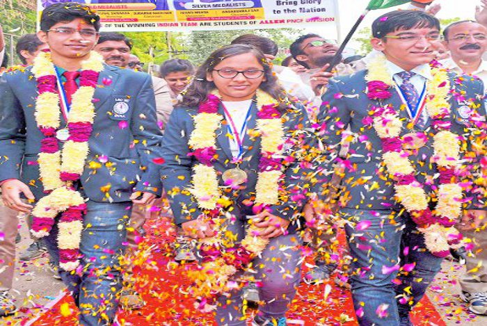 International Junior Science Olympiad, medal winner, railway station, Olympics of Olympics, India, Olympiad, Goldv Silver Medal, Kota, Kota Patrika, Kota Patrika News, Rajasthan Patrika