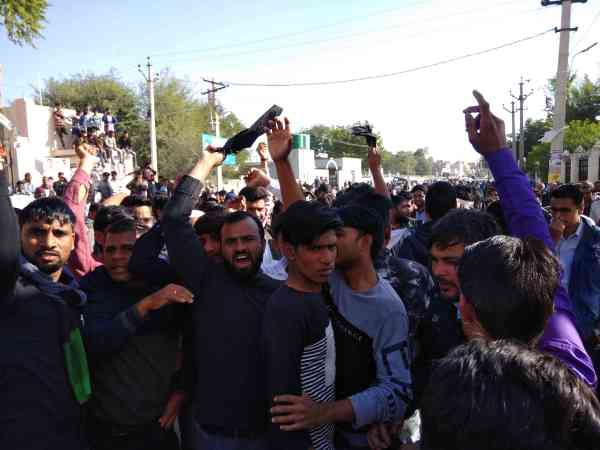 Fathepur Lathi Charge