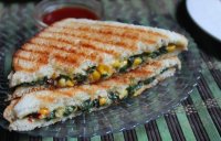 Palak corn cheese sandwich