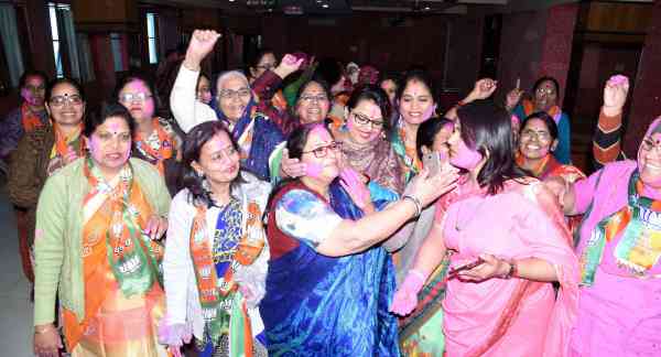 BJP celebrates victory 