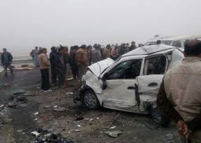 up police,hospital,accident,car accident,road accident,unnav,accident in unnao,road accident in unnao,kohra,Agra Lucknow Expressway,