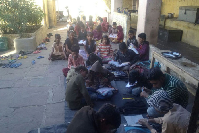 Primery school in baran, primery cshool system in rajasthan,schools without building in rajasthan, school without building in baran,one teachers school in rajasthan,only one teacher in school in baran,deeo baran,deeo elementry baran, deeo elementry rajasthan, schools system in rajasthan,education department in baran,rajasthan patrika, baran patrika, latest news in baran,