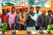 कार्यकर्ताओं को सम्बोधित