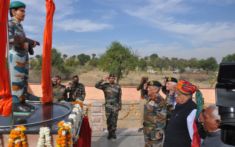 general bipin rawat pays tribute at amar jawan jyoti