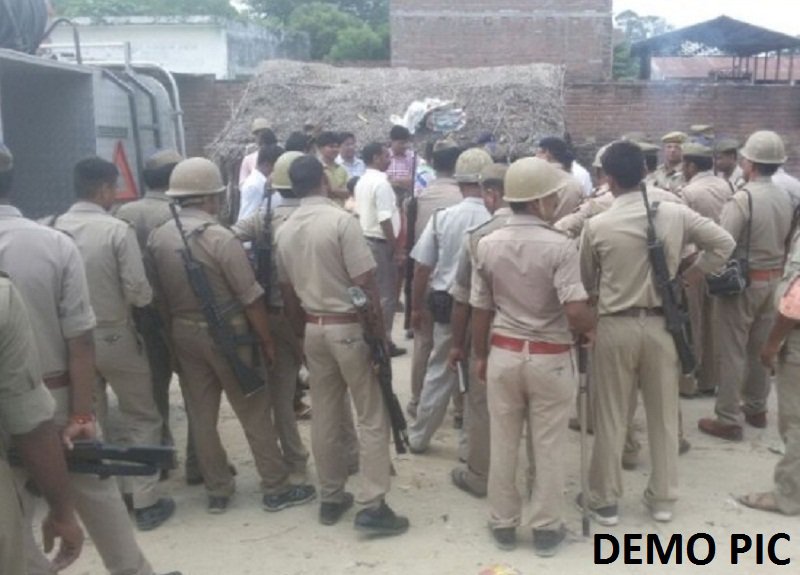 two side clash in jaunpur police force handle it