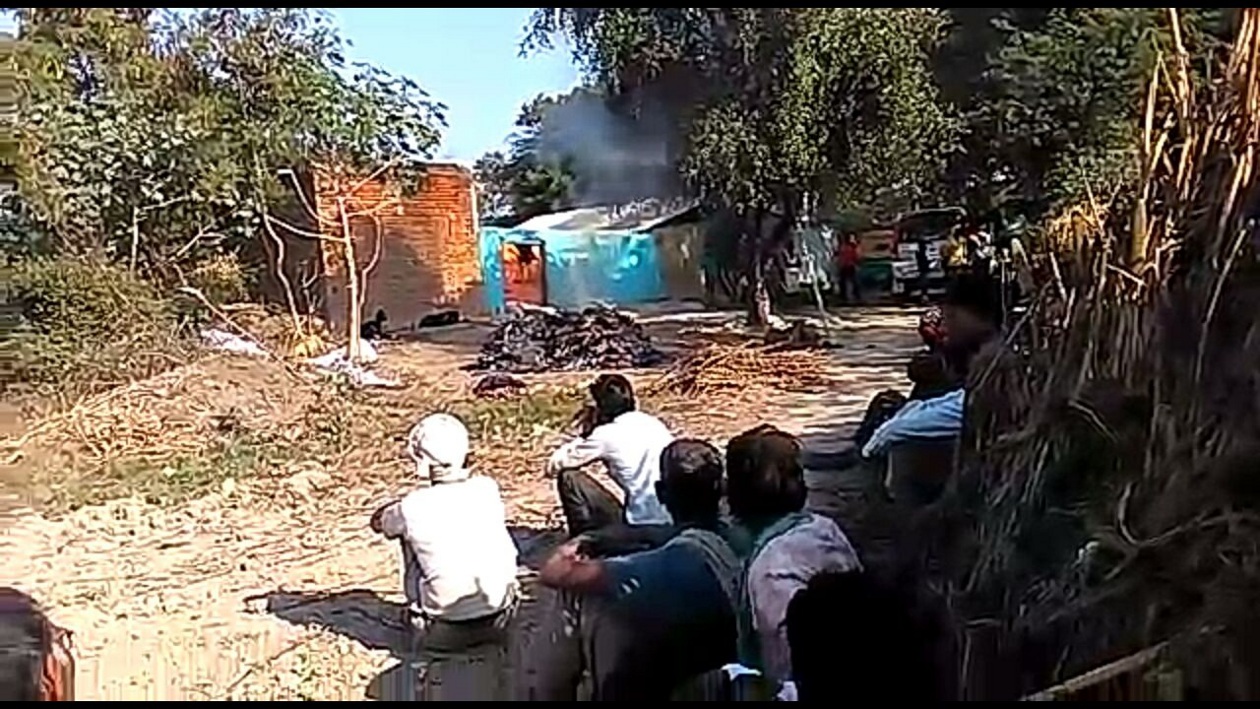 Dabangon, crematorium, burnt, house, bhind news, bhind news in hindi, mp news