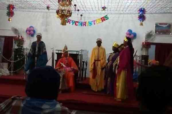 क्रिसमस को लेकर चर्च में हो रहे विविध आयोजन, देर रात प्रभु यीशु के जन्म पर बिखरेगी खुशियां