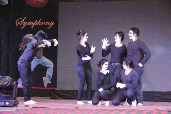 Hot Mbbs girls dance in medical university