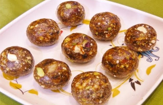 Khajur ke ladoo