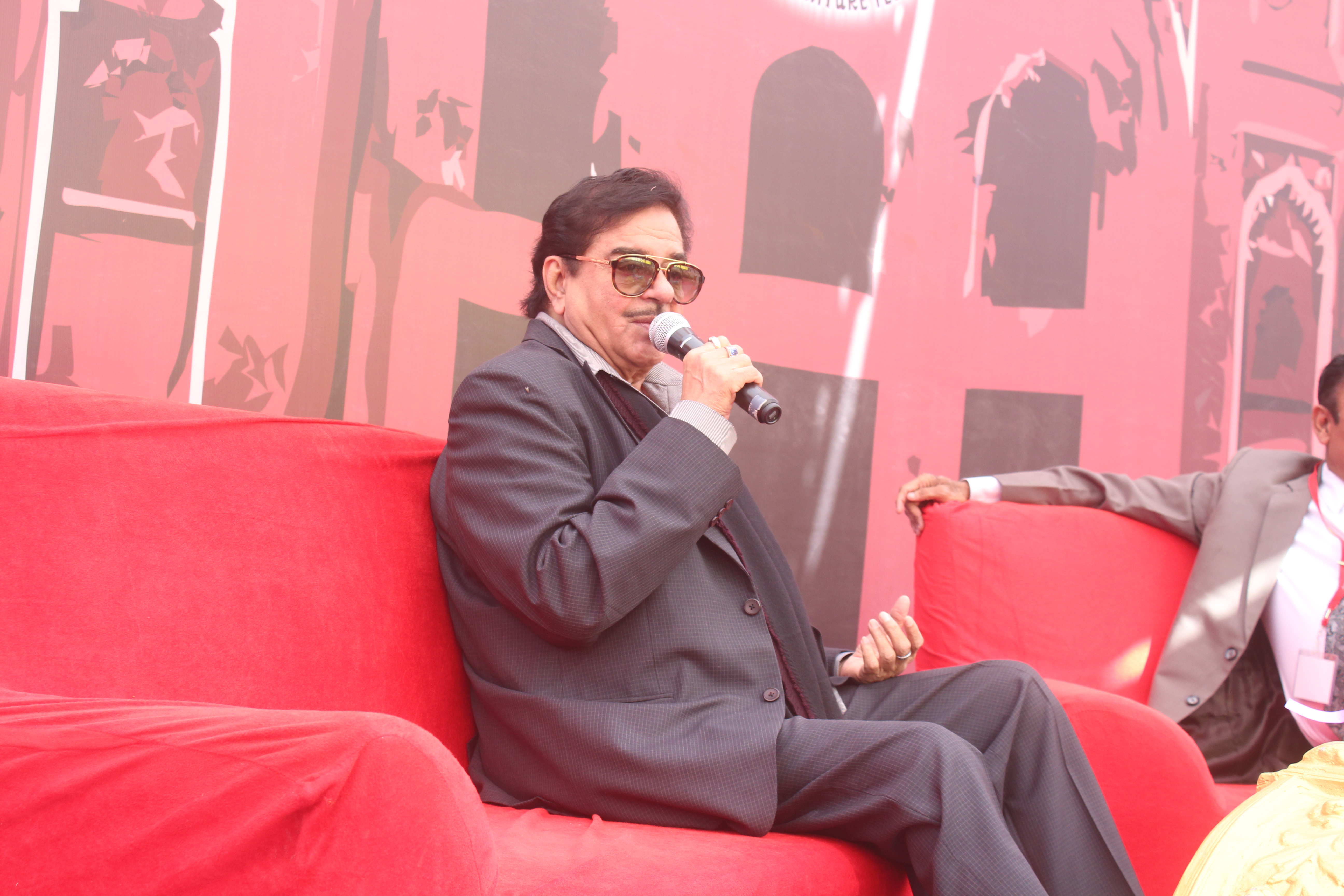 actor shatrugan sinha came ajmer for literature festival