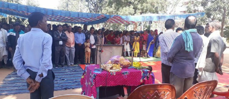 सरकार के इस फैसले से भड़के महरा समाज के लोग और जुट गई भीड़, जानने के लिए बस क्लिक...