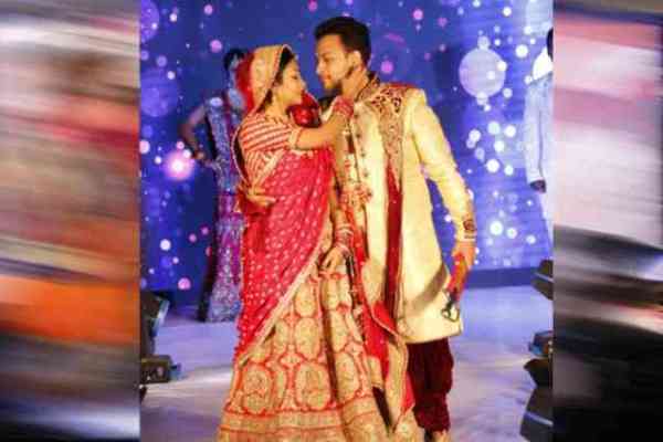fashion shows amazing wedding on ramp, maang ka sindoor, shadi, models wedding at ramp walk, amazing fashion shows in MP, फैशन शो में रैंप वॉक करते मॉडल ने भर दी गर्ल की मांग