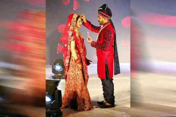 fashion shows amazing wedding on ramp, maang ka sindoor, shadi, models wedding at ramp walk, amazing fashion shows in MP, फैशन शो में रैंप वॉक करते मॉडल ने भर दी गर्ल की मांग