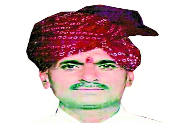 middle aged man marry to minor, marry to minor girl, 50 years old man attempt marry to minor girl, sarpanch suspend after exposing marriage with minor, marriage with minor girl, morena jila panchayat, gwalior news, morena news in hindi, mp news