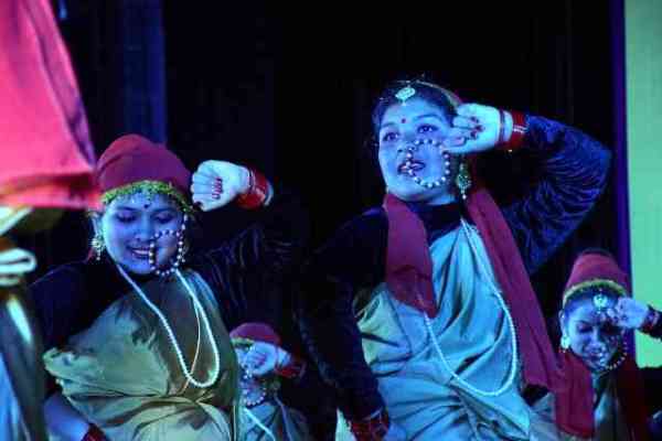 dhoni untold story - dhoni special connection to this girl