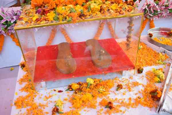 सतना पहुंची एकात्म यात्रा, संतों ने खाया दलित के हाथ का बना भोजन देखे तस्वीरों में