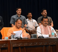 UP government withdraw 20 thousand politicians lawsuit hindi news