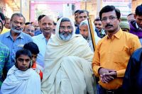 जसोल में साधुओं का स्वागत करते श्रद्धालु