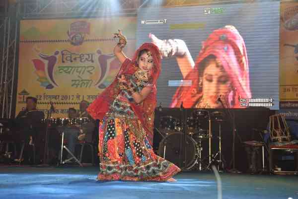 विंध्य व्यापार मेला में मनमोहक प्रस्तुति, देखे इस फोटो में