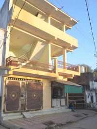 Congress ward members husband name in homeless list in sagar MP