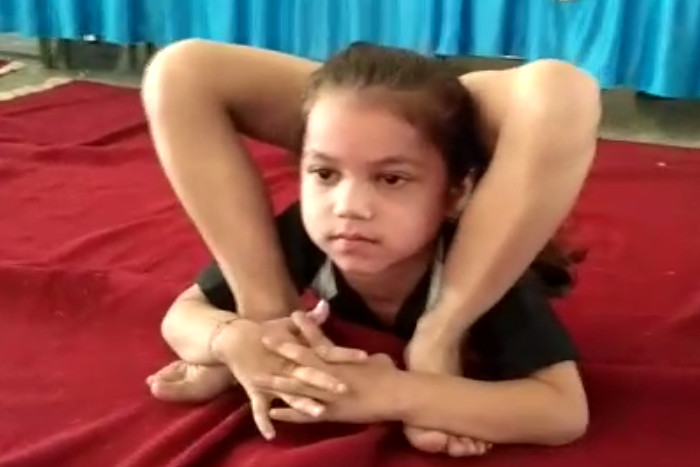 6 years old girl Unique yoga