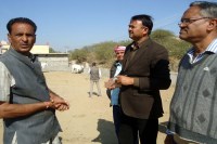 जायजा लेते अभियन्ता