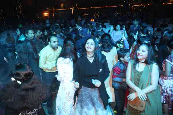 Ajmerites celebrate new year with friend and family