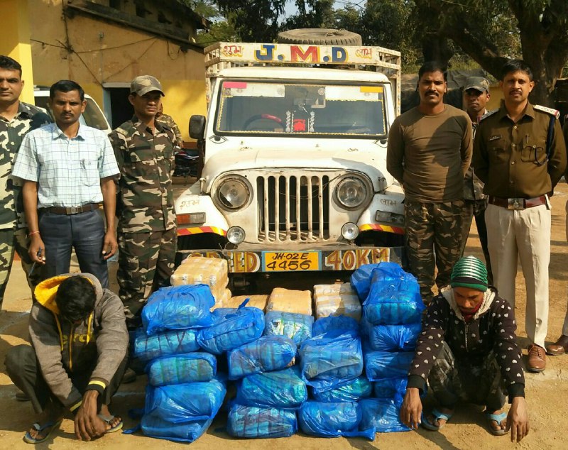 नववर्ष के ही दिन दो युवक पिकअप वाहन में कर रहे थे यह गंदा काम, चढ़ें पुलिस के हत्थे...
