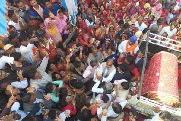 chunari devote to shakambari mata