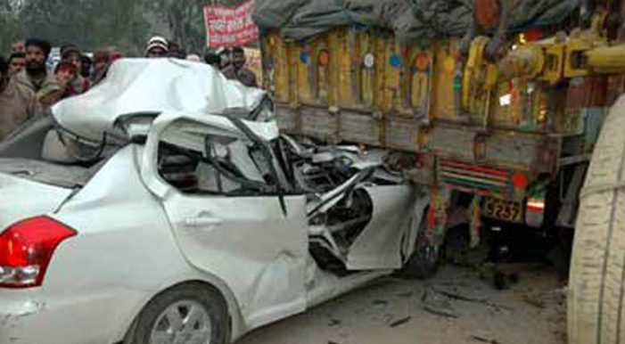 six people badly injured in road accident on ajmer highway