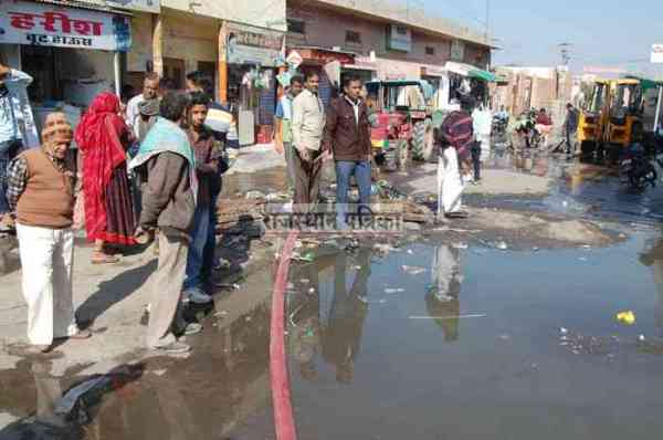 People protest in Pali