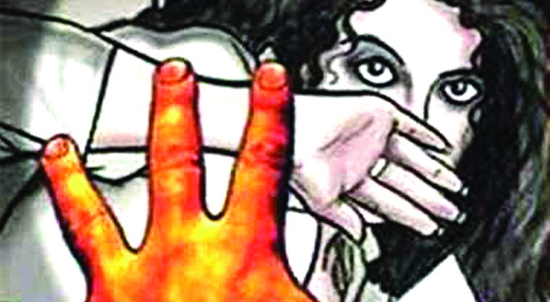 मृत भाई को छेरछेरा पर्व की बांटने गई थी खुशियां, तभी बाइक सवार तीन युवकों ने किया घिनौना काम, चाकू भी मारा, पढि़ए खबर...