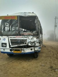 heavy fog on roads leads accidents on road