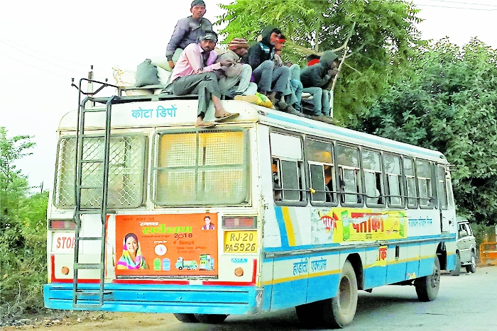 रोडवेज बस