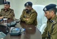 दो साल में जो काम नहीं हुआ उसे रायगढ़ दौरे पर आए आईजी ने दो मिनट में कर दिखाया, पढि़ए पूरी खबर