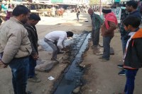  कचरा व नाली की सफाई 