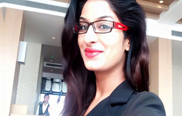 यह हॉट अभिनेत्री बनी पुलिस अफसर