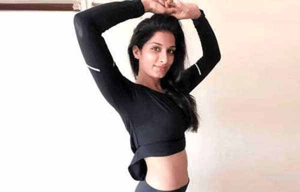 यह हॉट अभिनेत्री बनी पुलिस अफसर