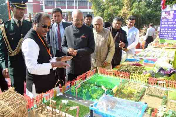 राष्ट्रपति ने विकलांग विवि के छात्रों को दिए मेडल, नानाजी की प्रतिमा का अनावरण