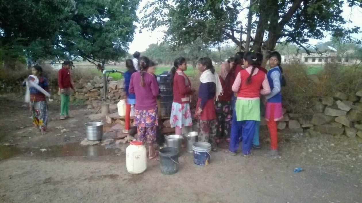 hostel girl suffering, girls had to drink from farm, iso awaree hostel, sheopur news, mp latest news
