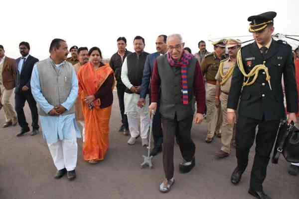 इस तरह सीएम शिवराज और राज्यपाल की हुई अगुवानी