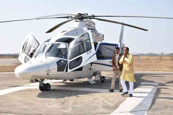 इस तरह सीएम शिवराज और राज्यपाल की हुई अगुवानी