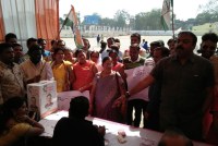 सुराज शिविर में कांग्रेसियों ने मचाया हंगामा, कहा यह सुराज नहीं ढकोसला है