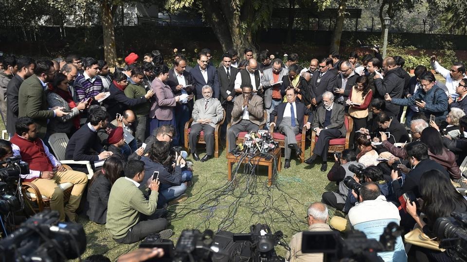 4 जजों की इसी प्रेस कॉन्फ्रेंस ने खड़ा किया सबसे बड़ा सवाल