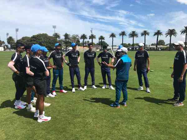 Photo gallery : Indian cricketers practise before second test match
