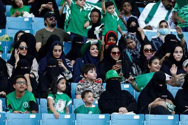Saudi Arabia news,saudi women see match